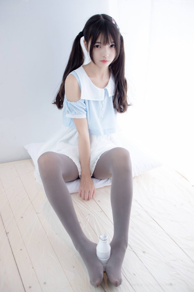 超级甜美的灰丝小姑娘【86P】20005-小鹿图库