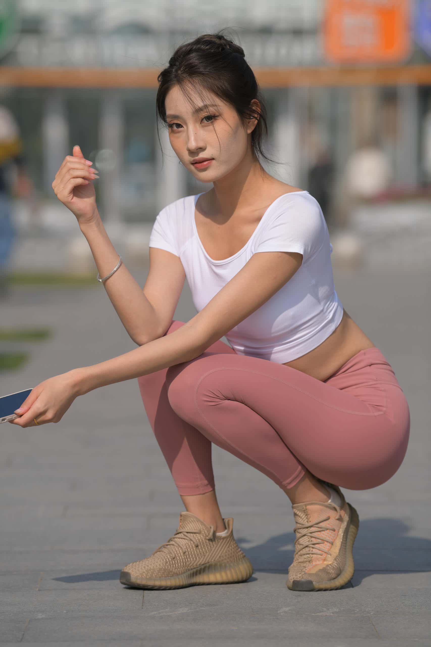 图片[4]-粉红色瑜伽裤女孩【 583P】J4915-小鹿图库