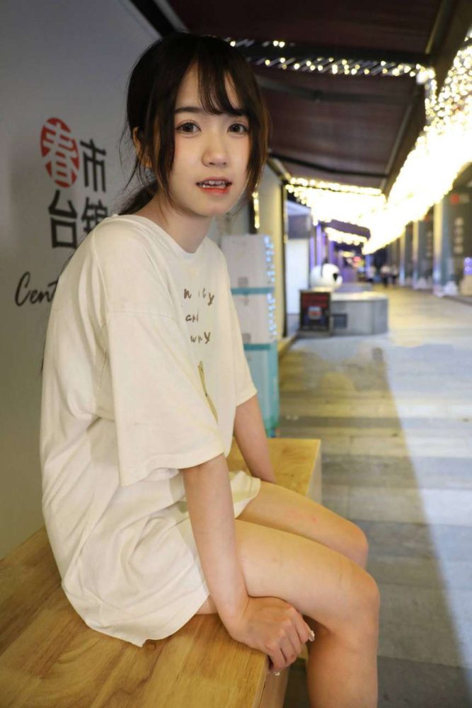 喜欢玩电竞的双马尾粉红女孩【65P】20026-小鹿图库