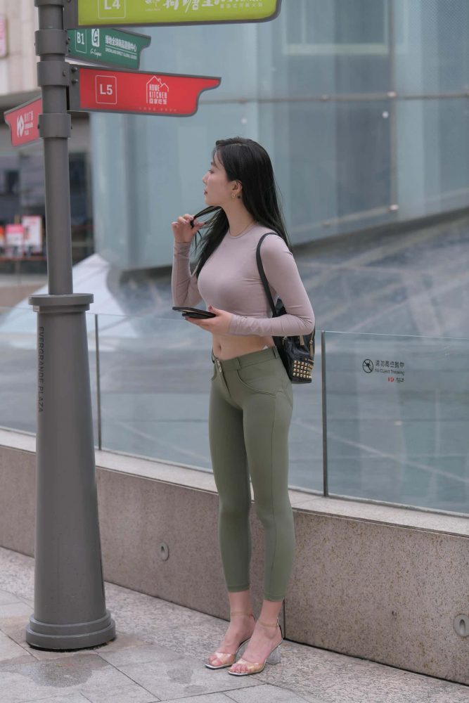 紧身牛仔裤身材很好的女人【529P】J2060-小鹿图库