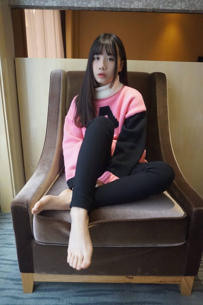 齐刘海的长发女孩【70P】20016-小鹿图库