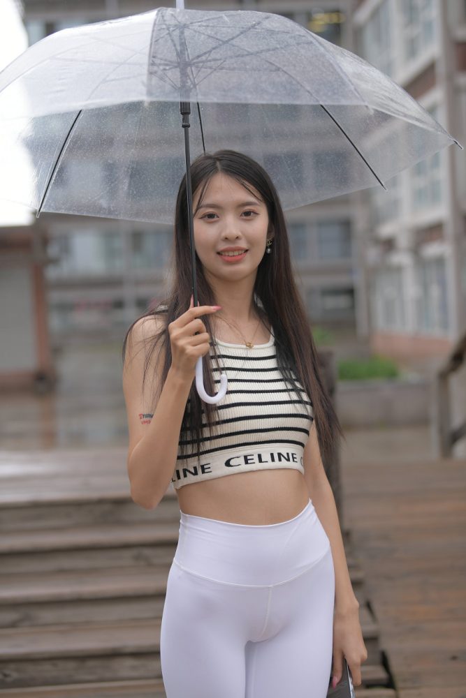 打伞的白色瑜伽裤女孩J2986 622P1V-22.06GB-小鹿图库