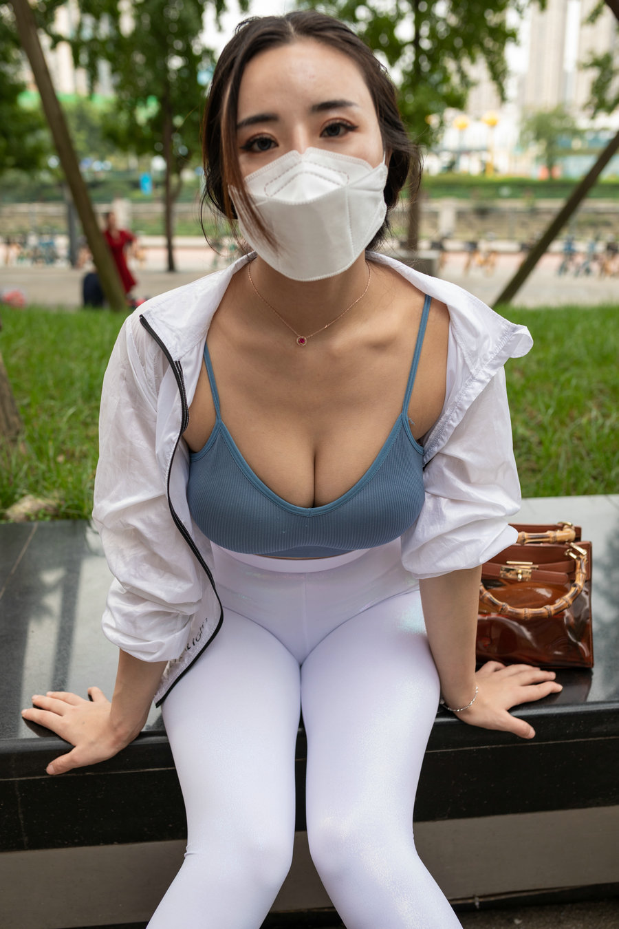 图片[1]-白色瑜伽裤女孩很漂亮 J1518 856P4V-30.0GB-小鹿图库