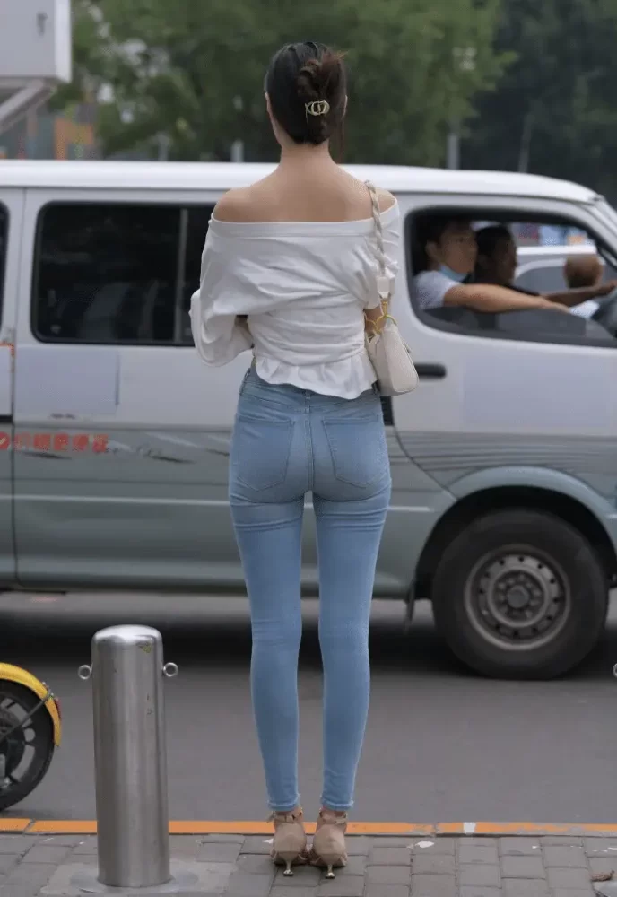 紧身牛仔裤优雅小女人J2238 322P1V-14.1GB-小鹿图库