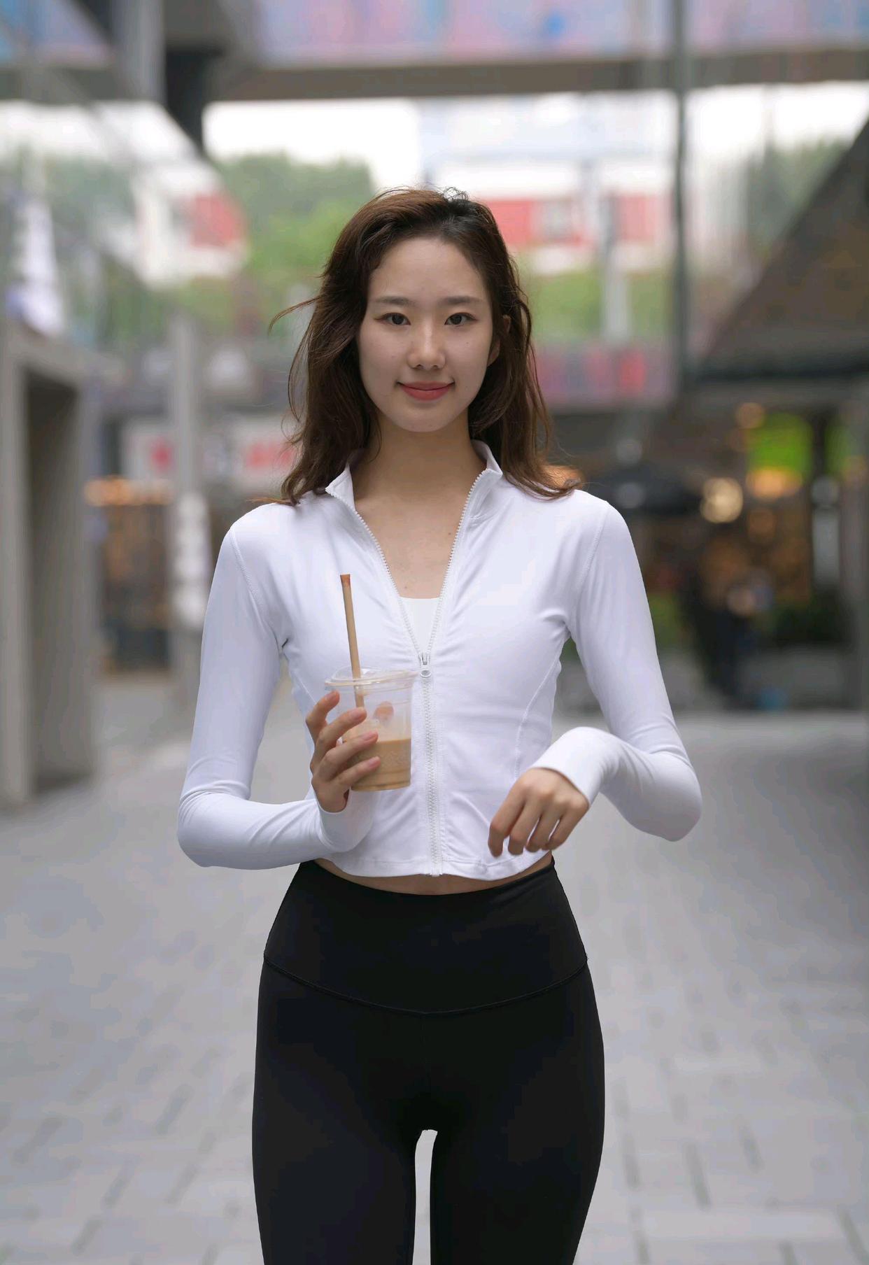图片[2]-像刘亦菲的黑色瑜伽裤女孩J2237 340P1V-14.8GB-小鹿图库