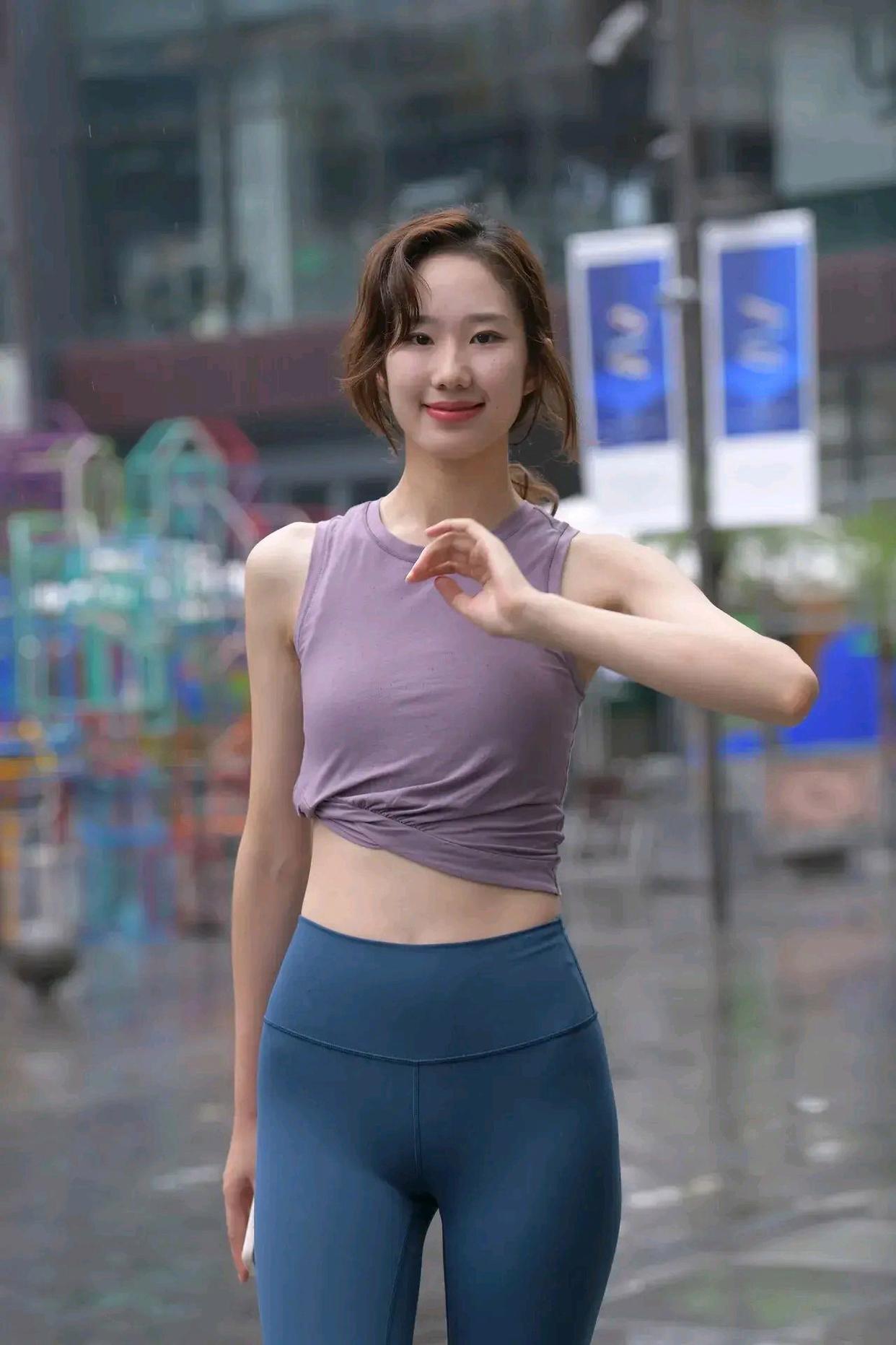 图片[2]-像刘亦菲的蓝色瑜伽裤姑娘J2234 552P1V-20.5GB-小鹿图库