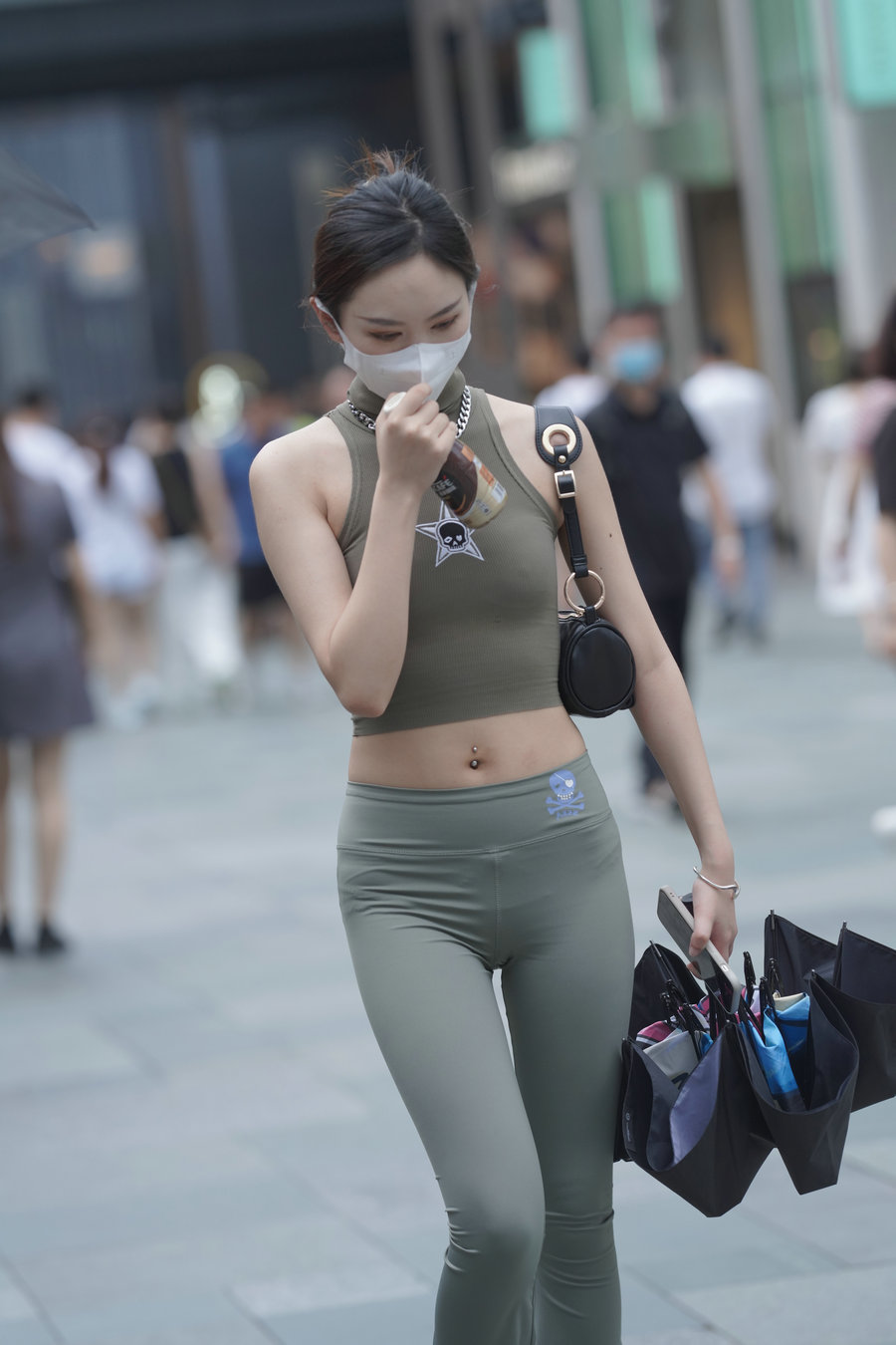图片[1]-戴口罩的瑜伽裤小女人J3557 133P-1.43GB-小鹿图库