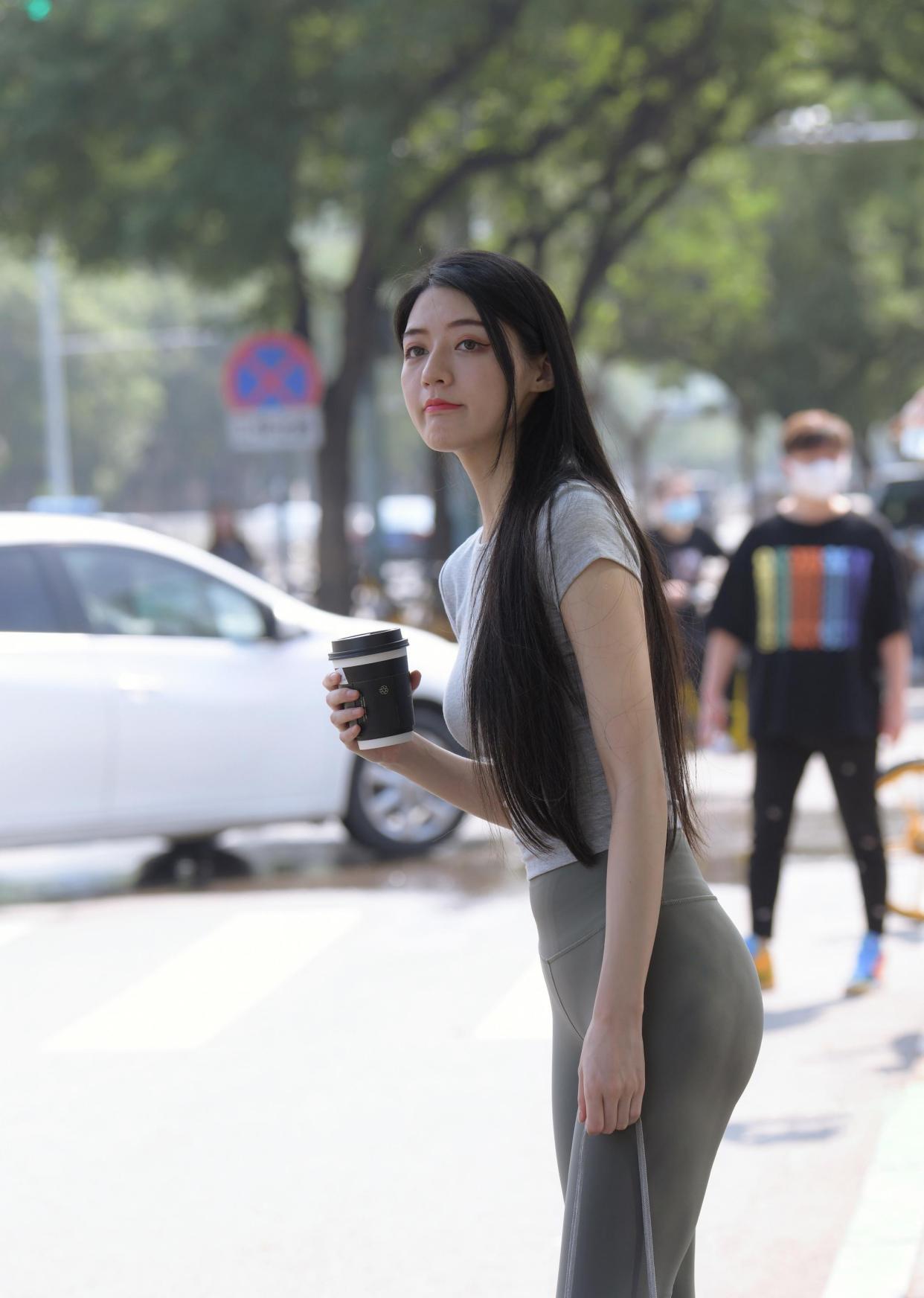图片[3]-在外面逛街的瑜伽裤女孩J2240 449P1V-16.7GB-小鹿图库