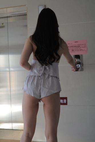 图片[4]-非常有女人味的热裤姑娘【228P】0007-小鹿图库