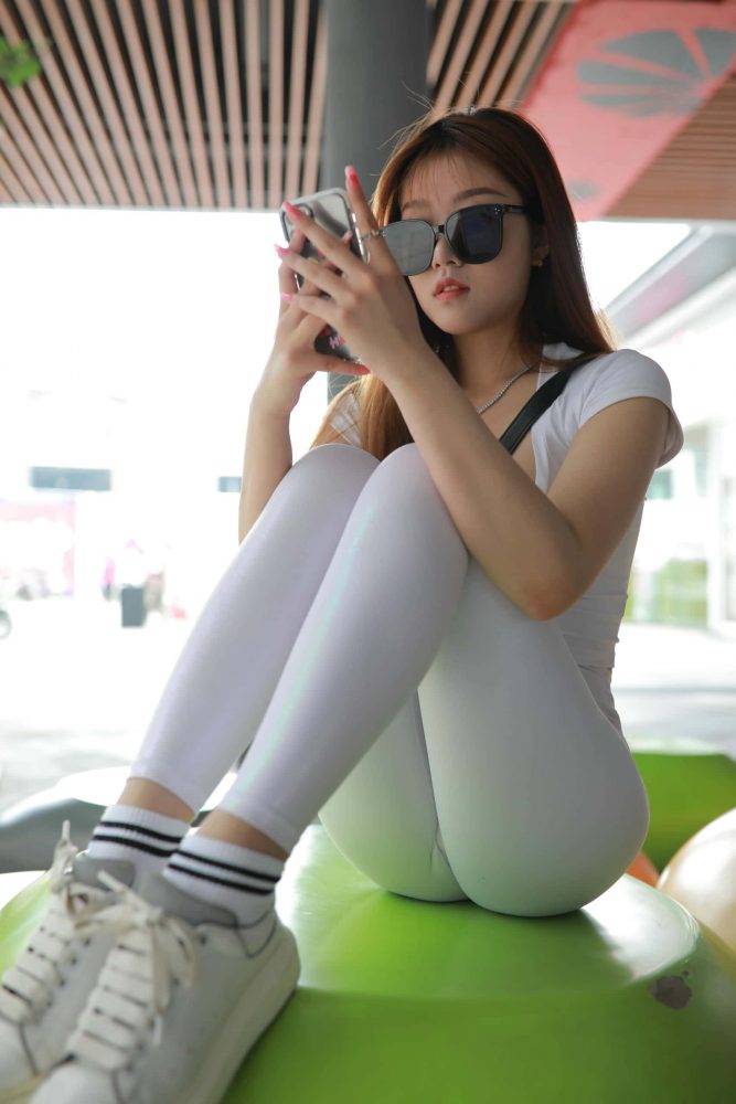 看上去拽拽的瑜伽裤女孩【425P】J1695-小鹿图库