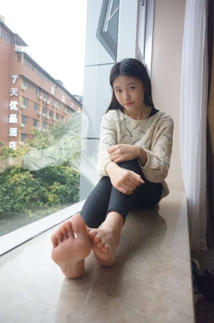 图片[3]-眼神很清澈的赤脚女孩【59P】20020-小鹿图库