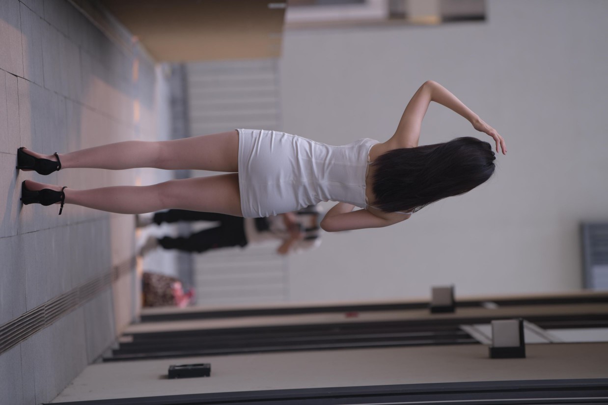 图片[4]-长发女孩紧身短裙特别显身材【245P】00040-小鹿图库