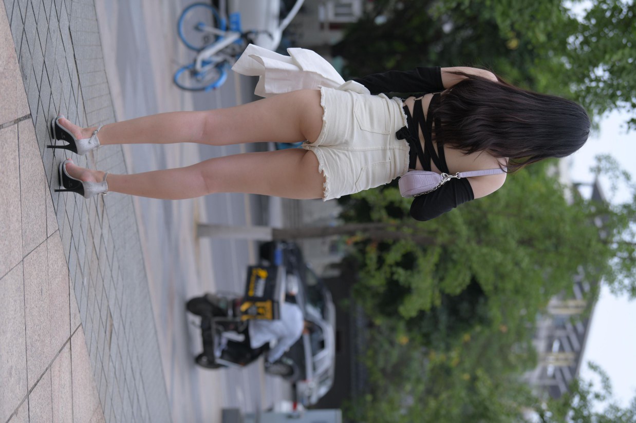 图片[5]-白色短裤的女生笑的很开心【177P】00035-小鹿图库