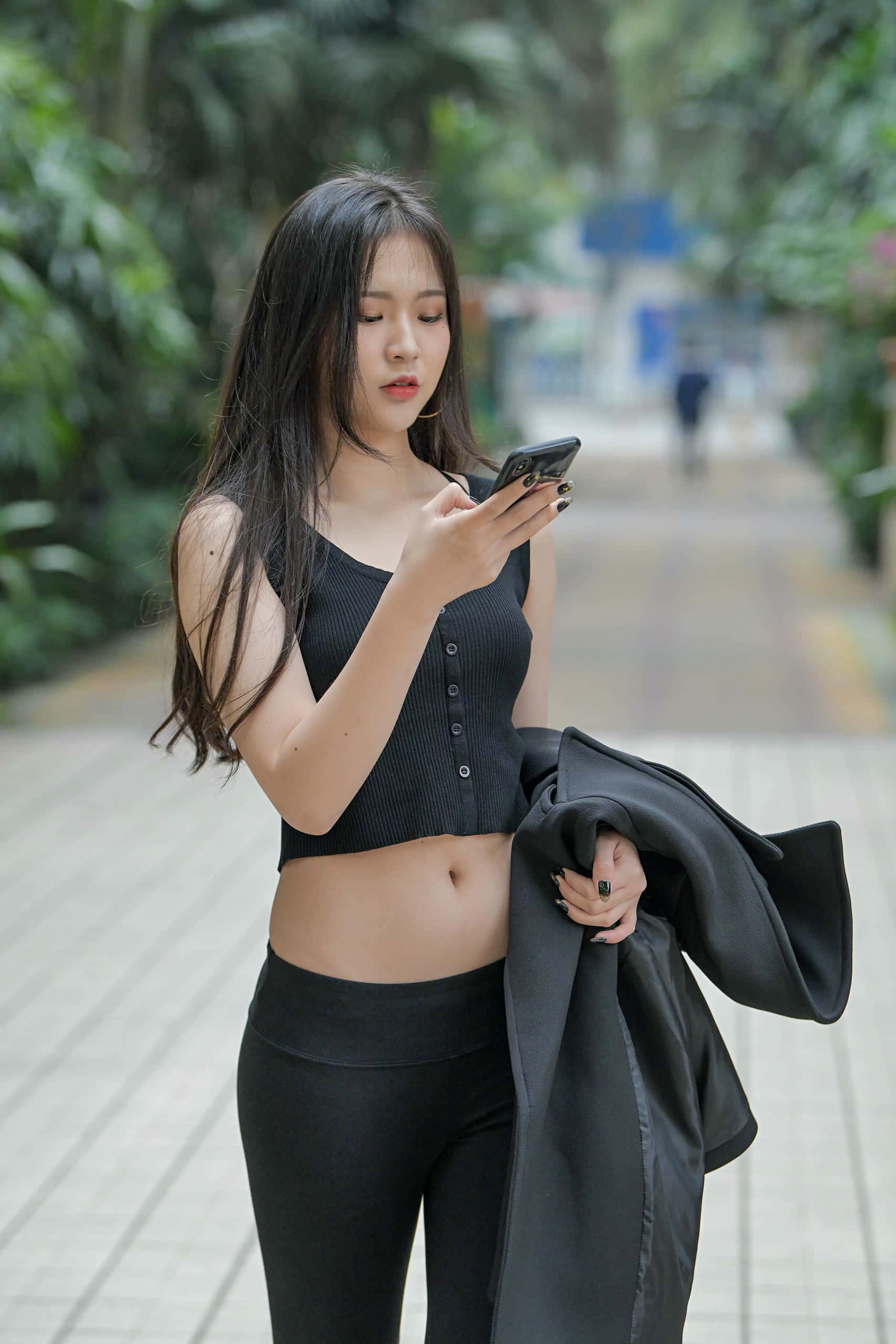 图片[5]-喝奶茶的黑色瑜伽裤长发姑娘【376P】00055-小鹿图库
