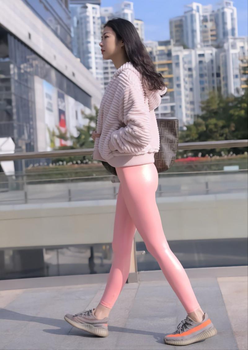 图片[2]-粉红色紧身裤的女孩 J1482 365P2V-18.1GB-小鹿图库