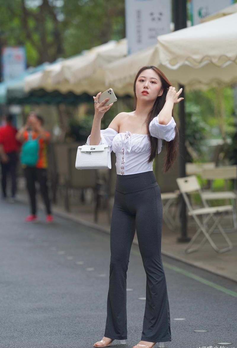 图片[2]-身材非常哇塞的瑜伽裤女孩  J1333 521P6V-21.6GB-小鹿图库