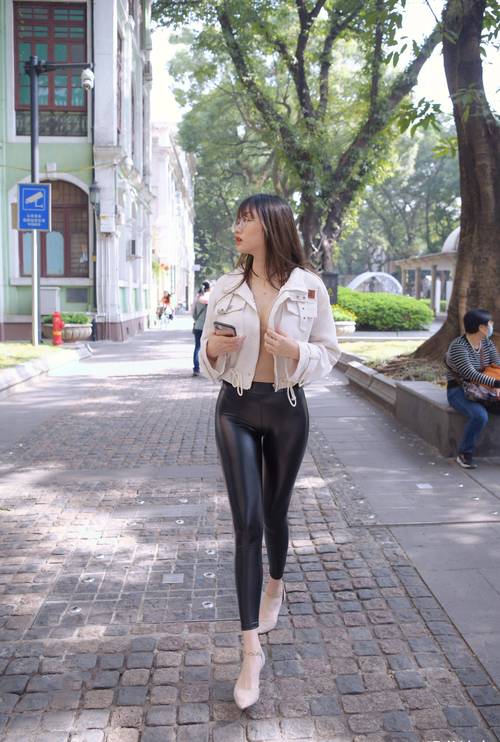 图片[3]-戴眼镜的皮裤女孩 J1473 1046P2V-35.5GB-小鹿图库