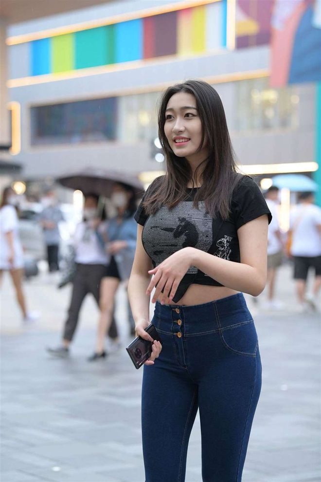 图片[3]-紧身牛仔裤女人J2784 240P-6.66GB-小鹿图库