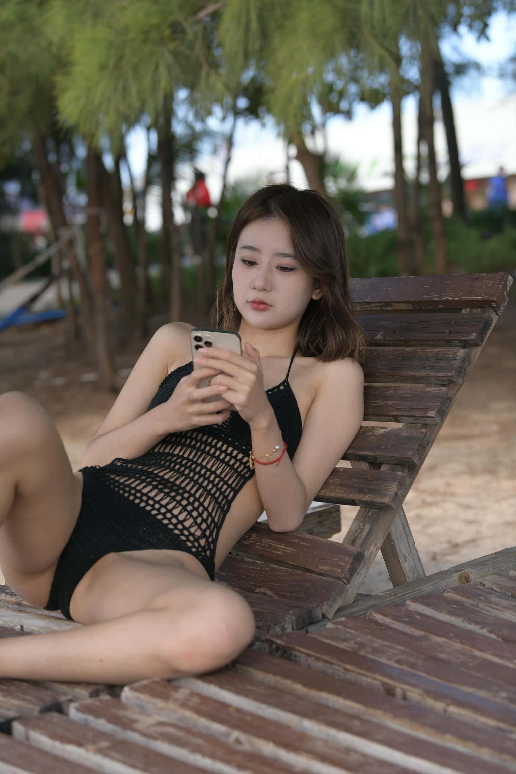图片[3]-海边度假的黑色泳装少女【445P】QB7080-小鹿图库