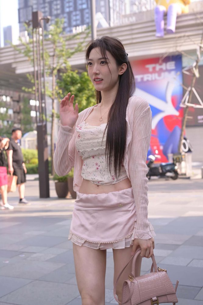 穿蕾丝蛋糕裙的粉色系少女【131P】J7577-小鹿图库