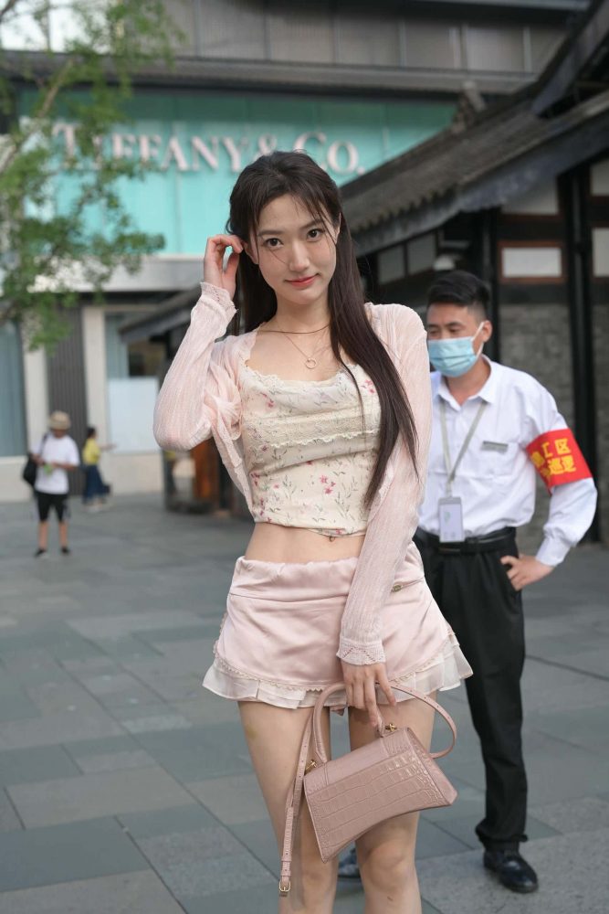 穿蕾丝蛋糕裙的粉色系少女【131P】J7577-小鹿图库