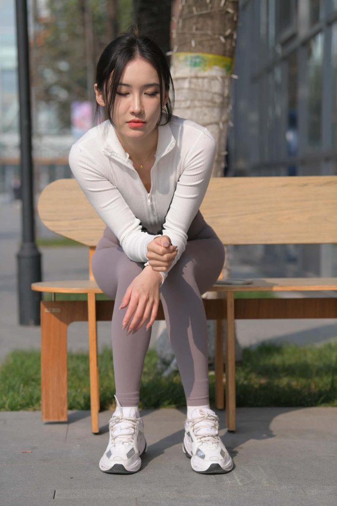 又飒又美的紫色瑜伽裤姑娘【701P】J8165-小鹿图库