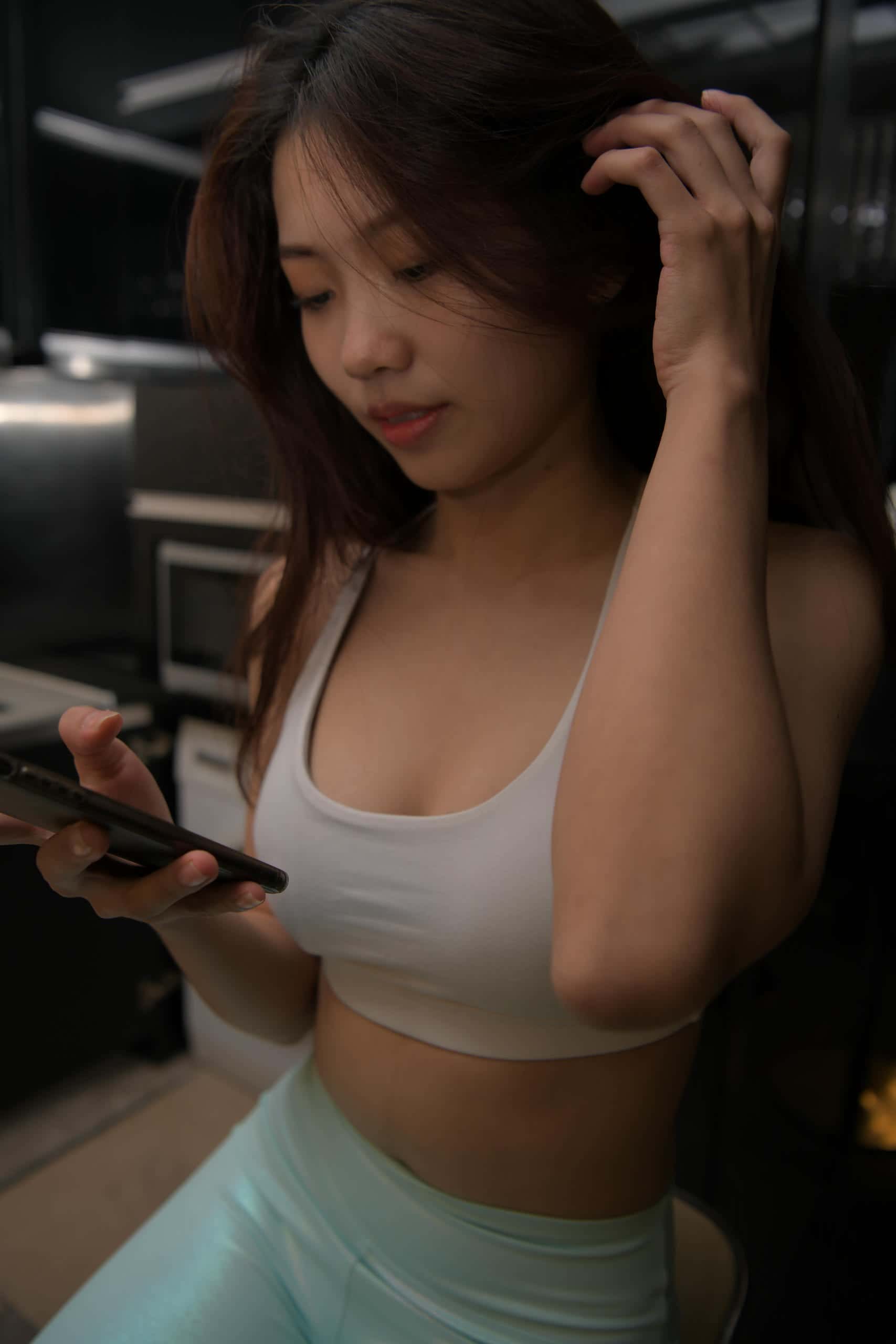 图片[4]-户外玩耍的瑜伽裤小姐姐【467P】J1419-小鹿图库