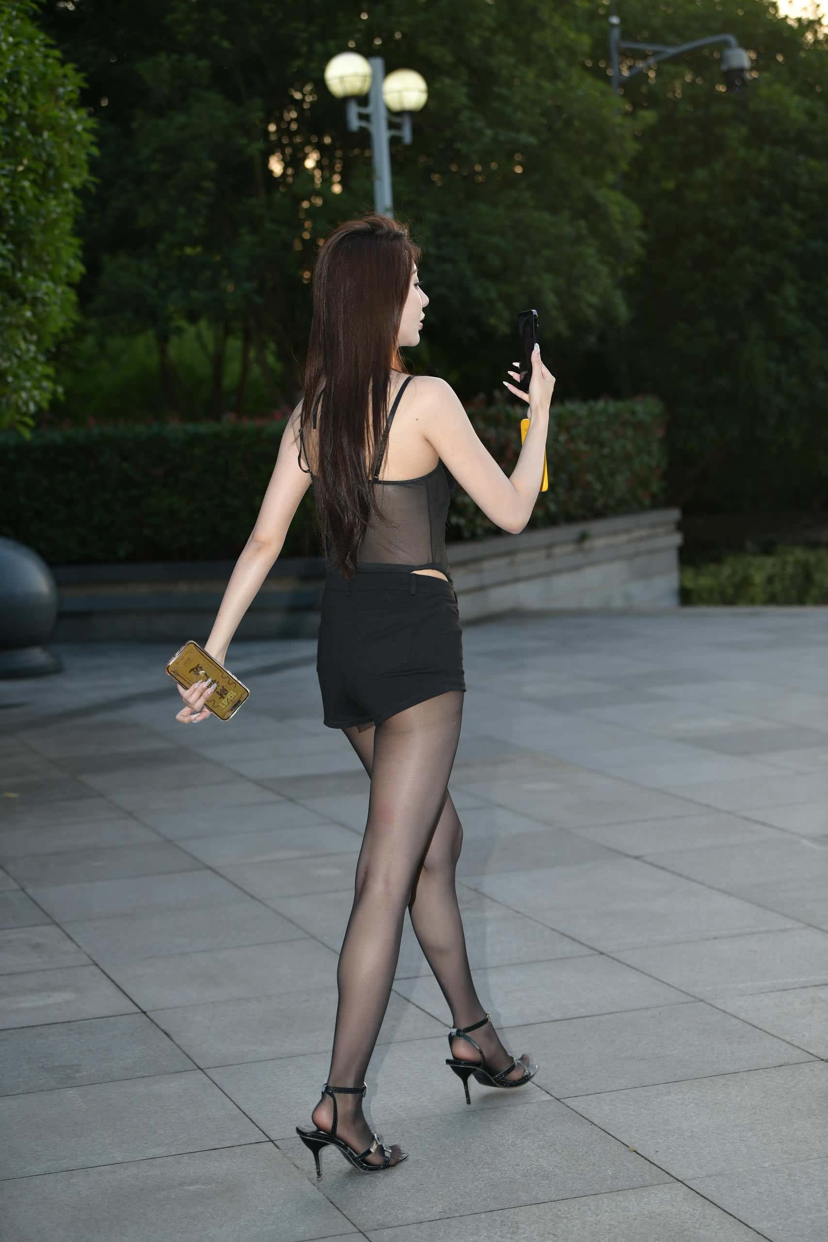 图片[4]-黑丝热裤透色上衣女孩【73P】J7833-小鹿图库