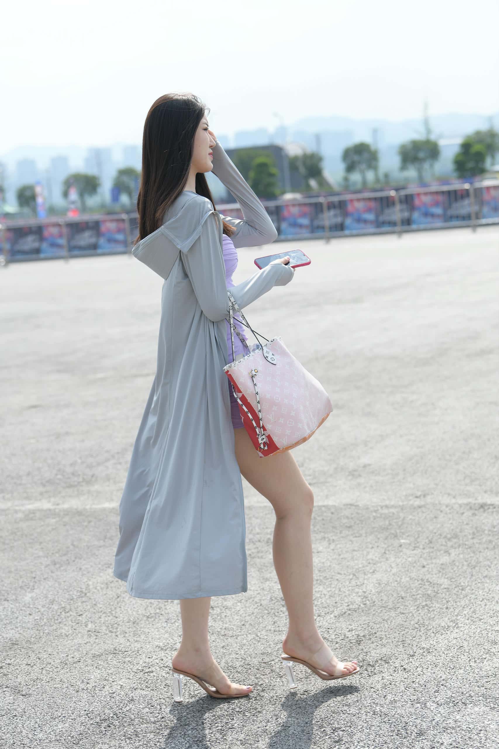 图片[2]-迷人紫色修身裙【64P】P8258-小鹿图库