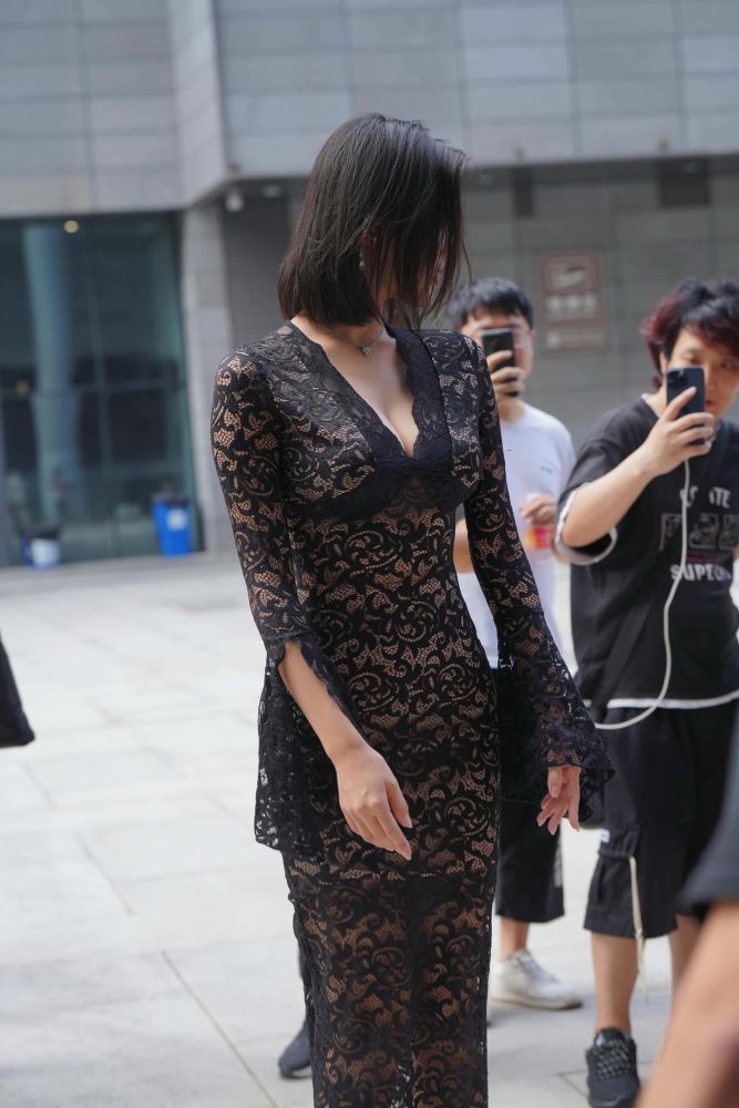 穿黑色透明长裙的姑娘【175P】J8257-小鹿图库
