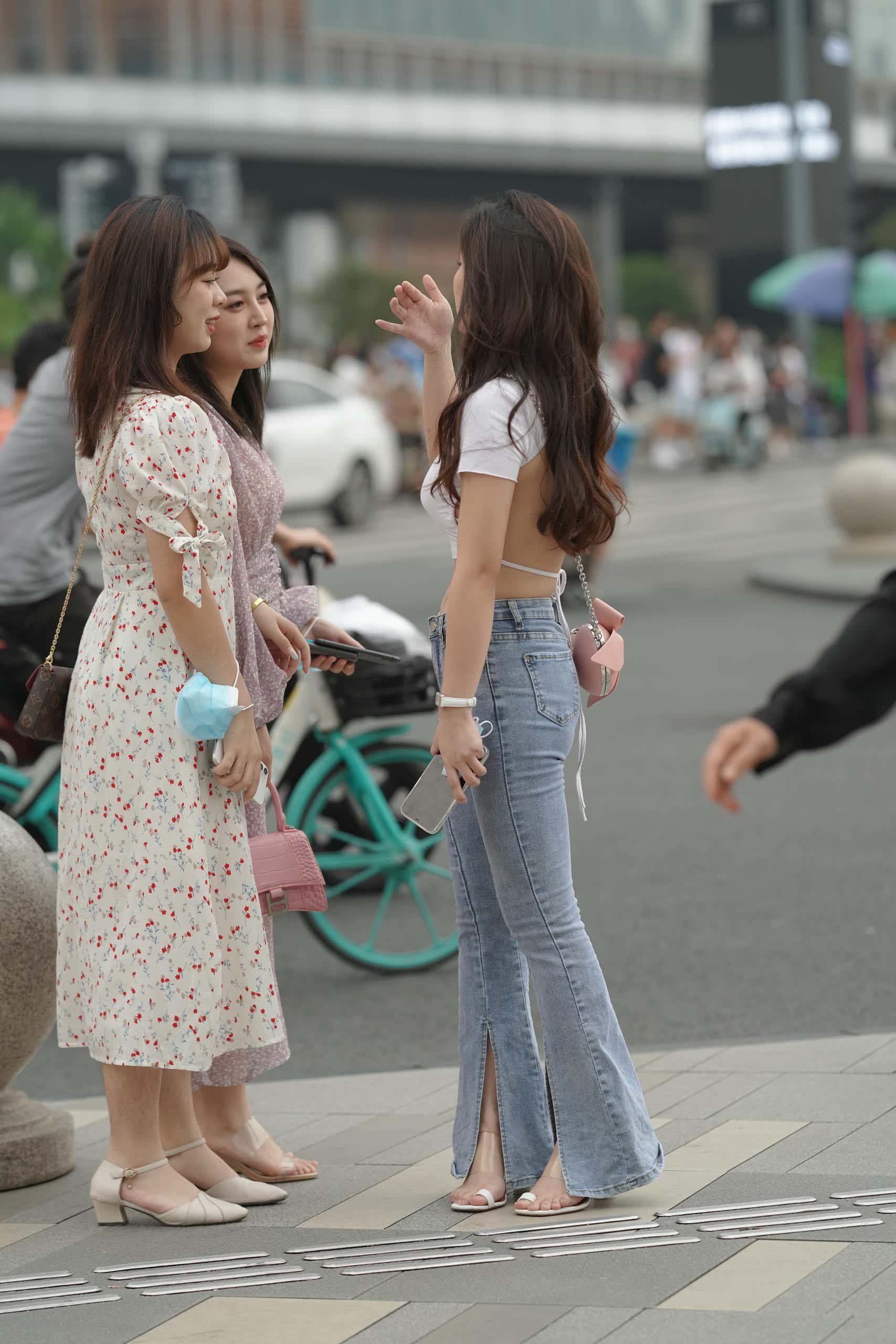 图片[5]-爱笑的蓝色紧身牛仔裤妹子【137P】P0220-小鹿图库